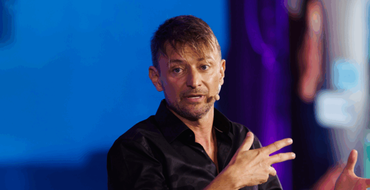 Kristian Schmidt: From creating meaningful art to bringing them to life through experiences - WiT