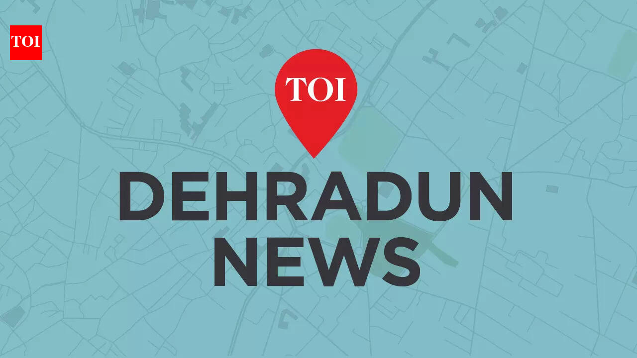 Mussoorie gets season’s 1st snowfall, tourists rush in | Dehradun News