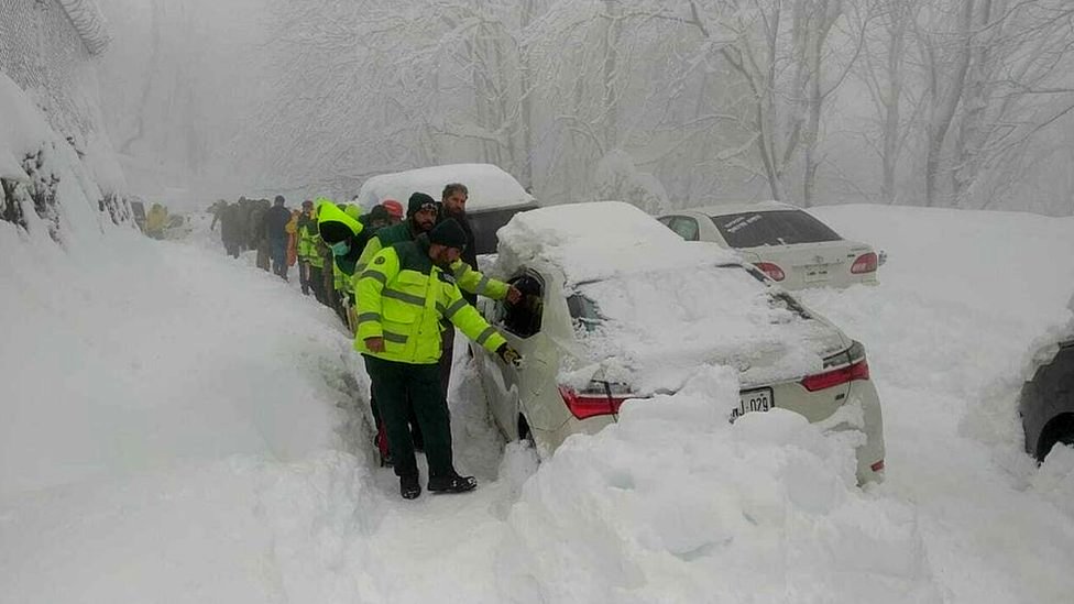 Snowfall Triggers Travel Advisory for Pakistan's Northern Areas
