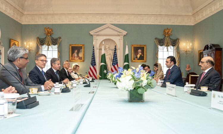 Pakistani lawmakers urge US to ease visa restrictions