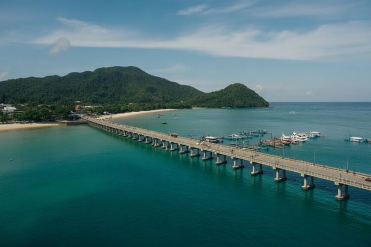 Tourism Boost in Phuket Outpaces Infrastructure, Creating New Challenges