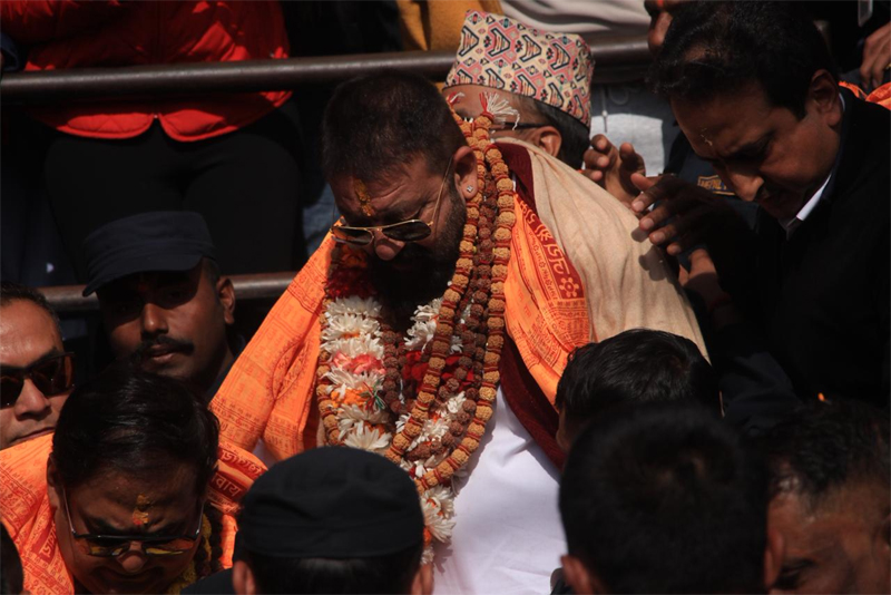 Sanjay Dutt offers prayers at Pashupatinath Temple in Nepal