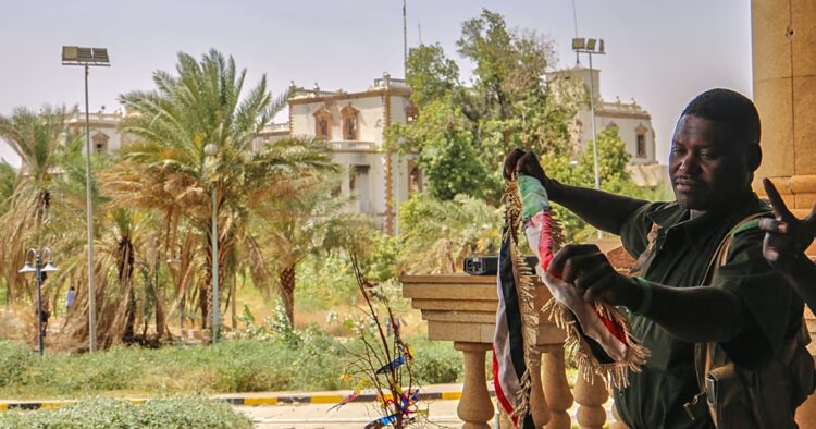 Sudan: Volunteers plant trees to make Khartoum greener amid reconstruction