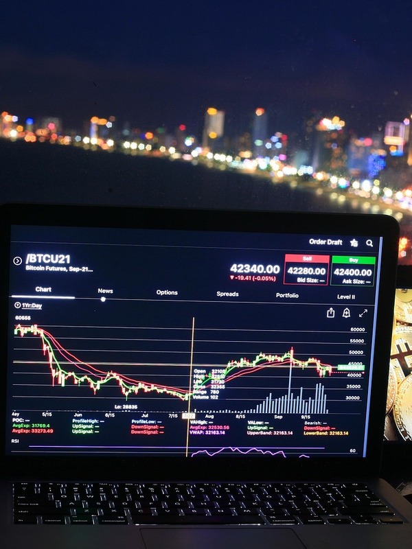 Travel Tech Stock Grinds Higher as Analysts Turn Cautiously Bullish