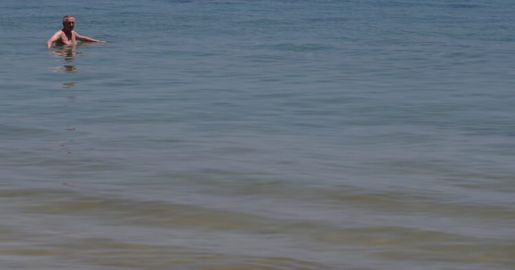 Tunisia: Swimmers celebrate New Year with plunge in cold sea