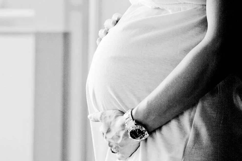 UAE experts warn couples not to ignore travel risks during pregnancy