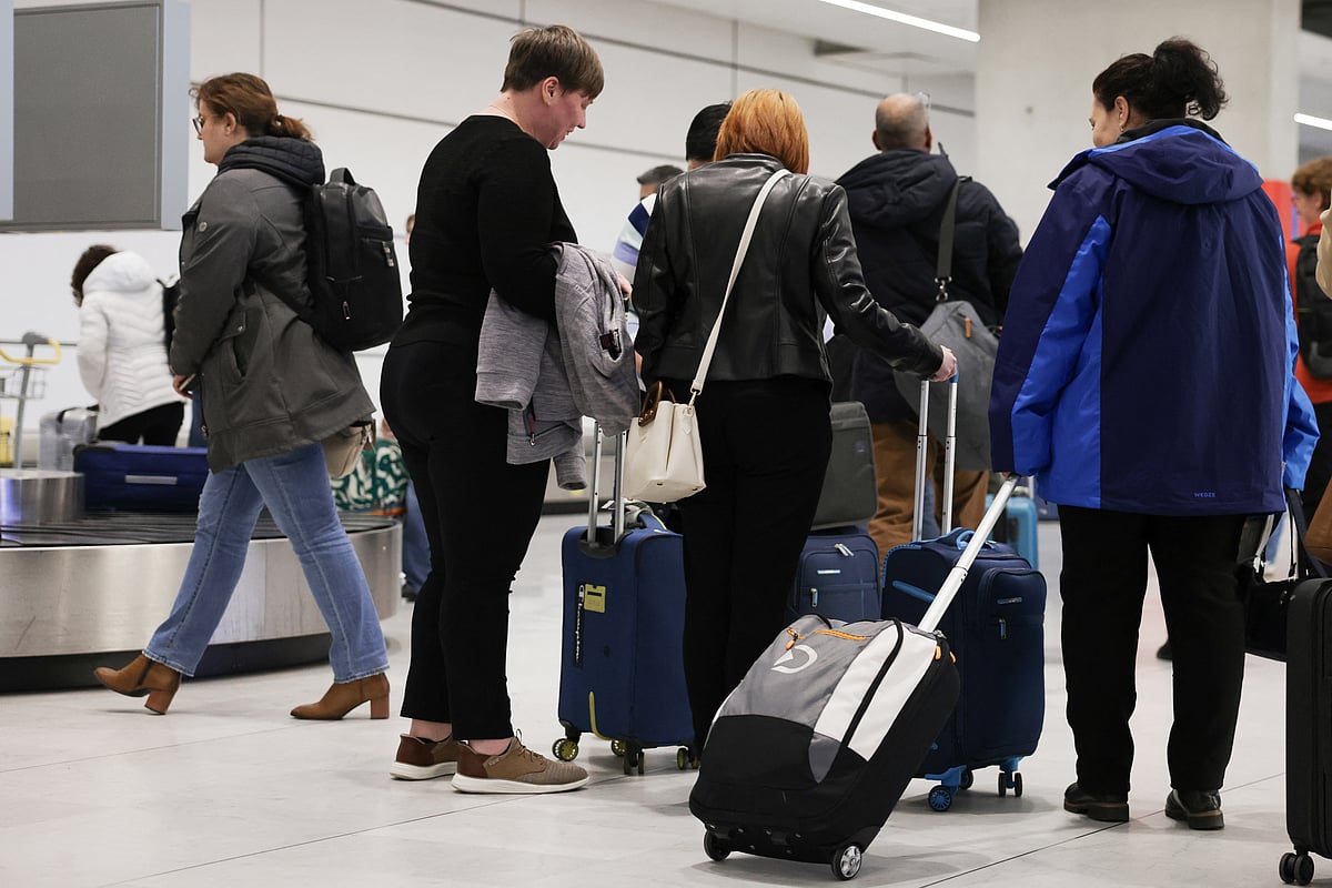 UAE Travelers Adapt to Visa Delays and Rising Costs: New Strategies for 2026