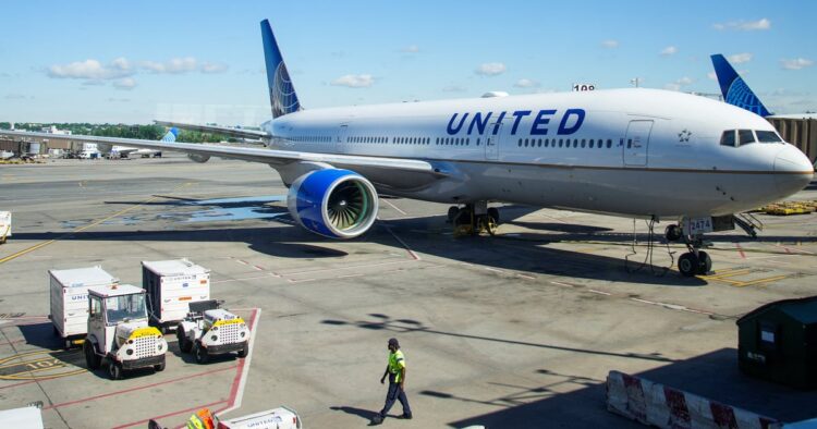 United Airlines Offers Upbeat Outlook on Premium-Travel Demand, Loyalty Strength
