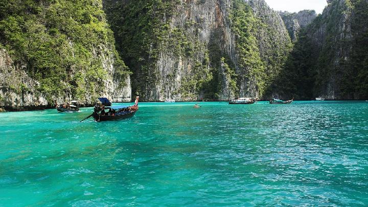 Vietnam's Tourism Grows, Thailand Worries About Losing Competitiveness