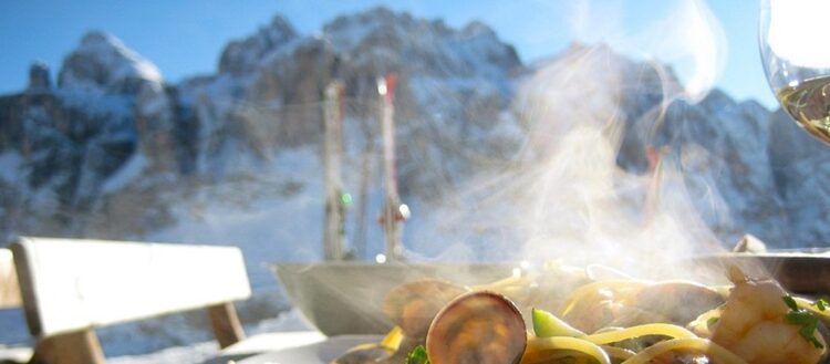 Vrbo’s Key to Ski: Top Winter Travel Trends and Tips to Save This Ski Season