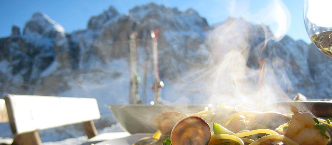 Vrbo’s Key to Ski: Top Winter Travel Trends and Tips to Save This Ski Season