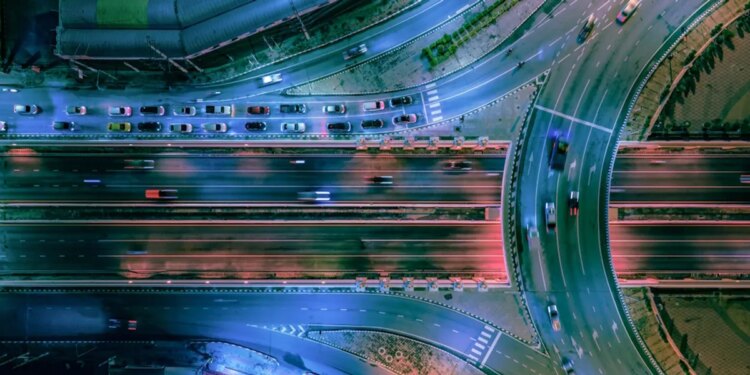 Self-driving startup Waabi raises $1B, partners with Uber to expand into robotaxis