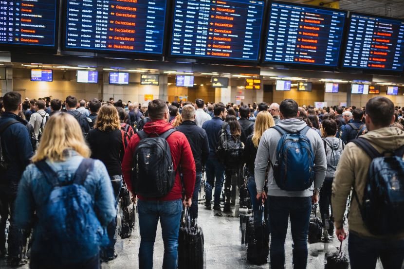 Travel Chaos as American Airlines, Delta, United, and LATAM Face 32 Cancellations and 88 Delays Acro...