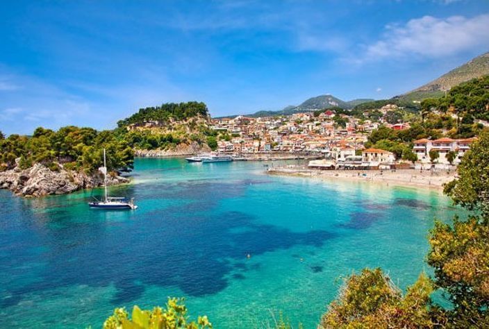 Booking.com: Greek Destinations Stand Out Globally in 2026 Traveller Review Awards