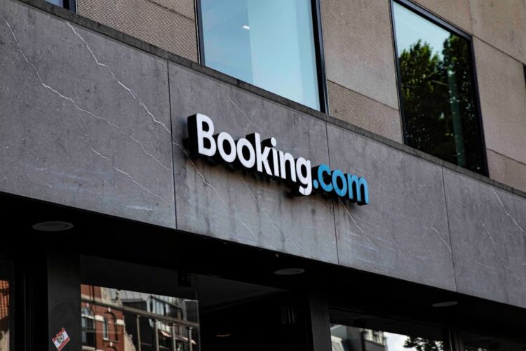 Booking.com Phishing Campaign Hijacks Hotel Accounts to Defraud Guests