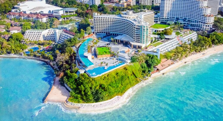 Booking.com honours Royal Cliff Hotels Group