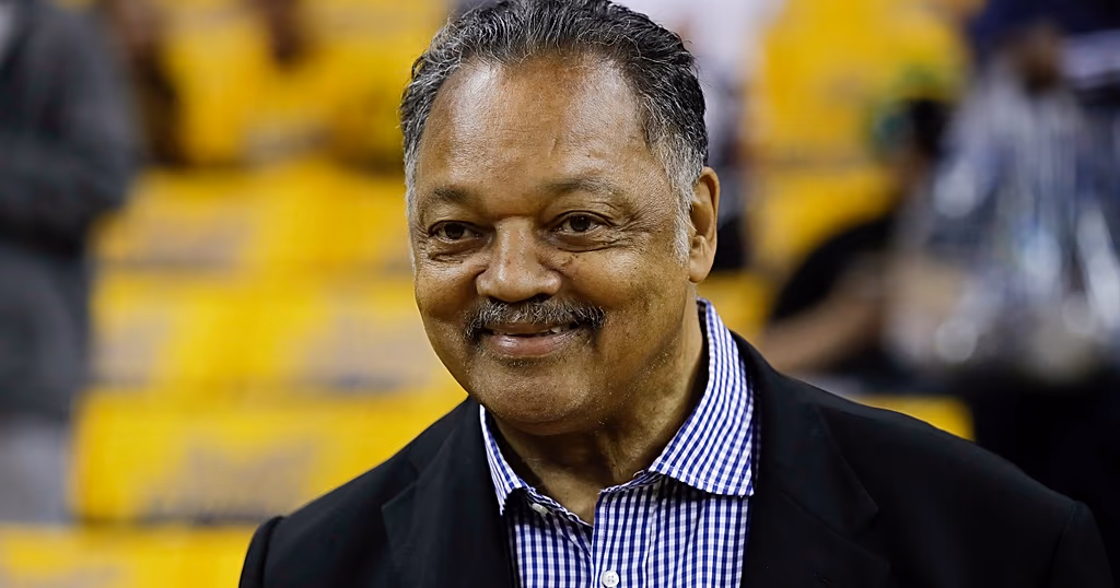 Chicago vigil pays tribute to civil rights icon Jesse Jackson