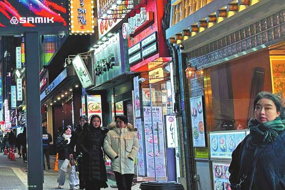 Chinese visitors to South Korea soar, topping Japan