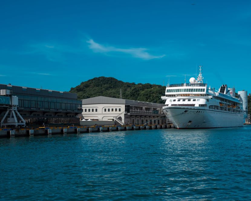 New river tourism era begins in delhi with mumbai-built cruise vessel.