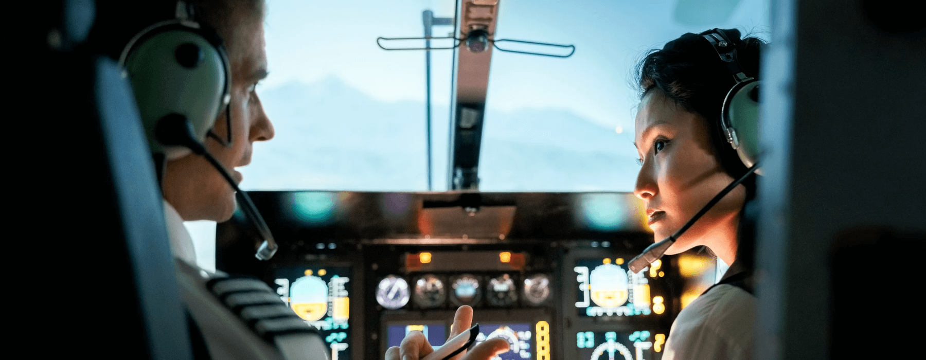 Early warning alerts to protect flight operations before delays spread