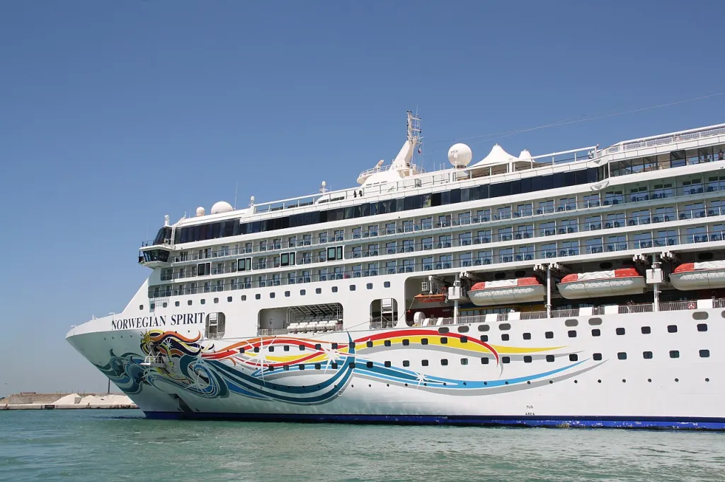 Activist Investor Elliott Targets Norwegian Cruise Line — Decade of 'Poor Execution'
