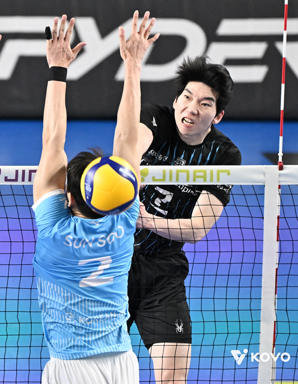 Hyundai Capital's Leo led the attack. Photo courtesy = KOVO