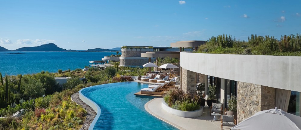 Mandarin Oriental, Costa Navarino Reopens from March 2026, Boosting Luxury Tourism with Enhanced Cul...