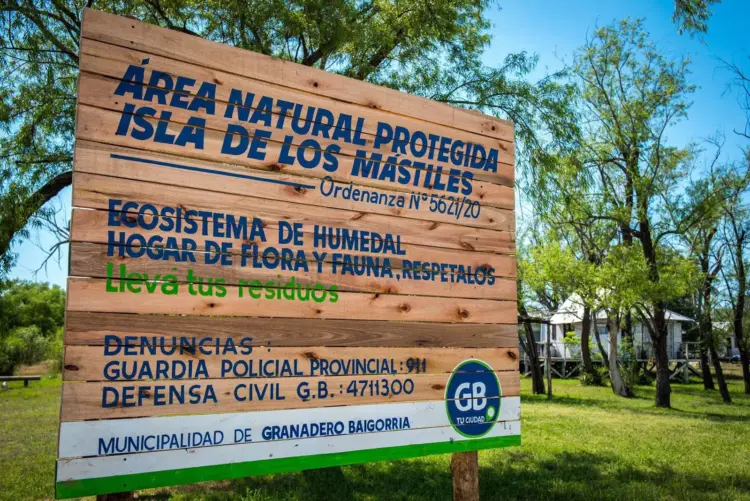 The Enchanting Island of the Masts: A Model of Sustainable Tourism Setting Trends on the Paraná Rive...