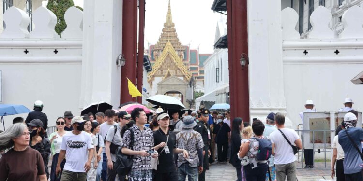 Thailand lures Chinese Lunar New Year tourists shunning Japan