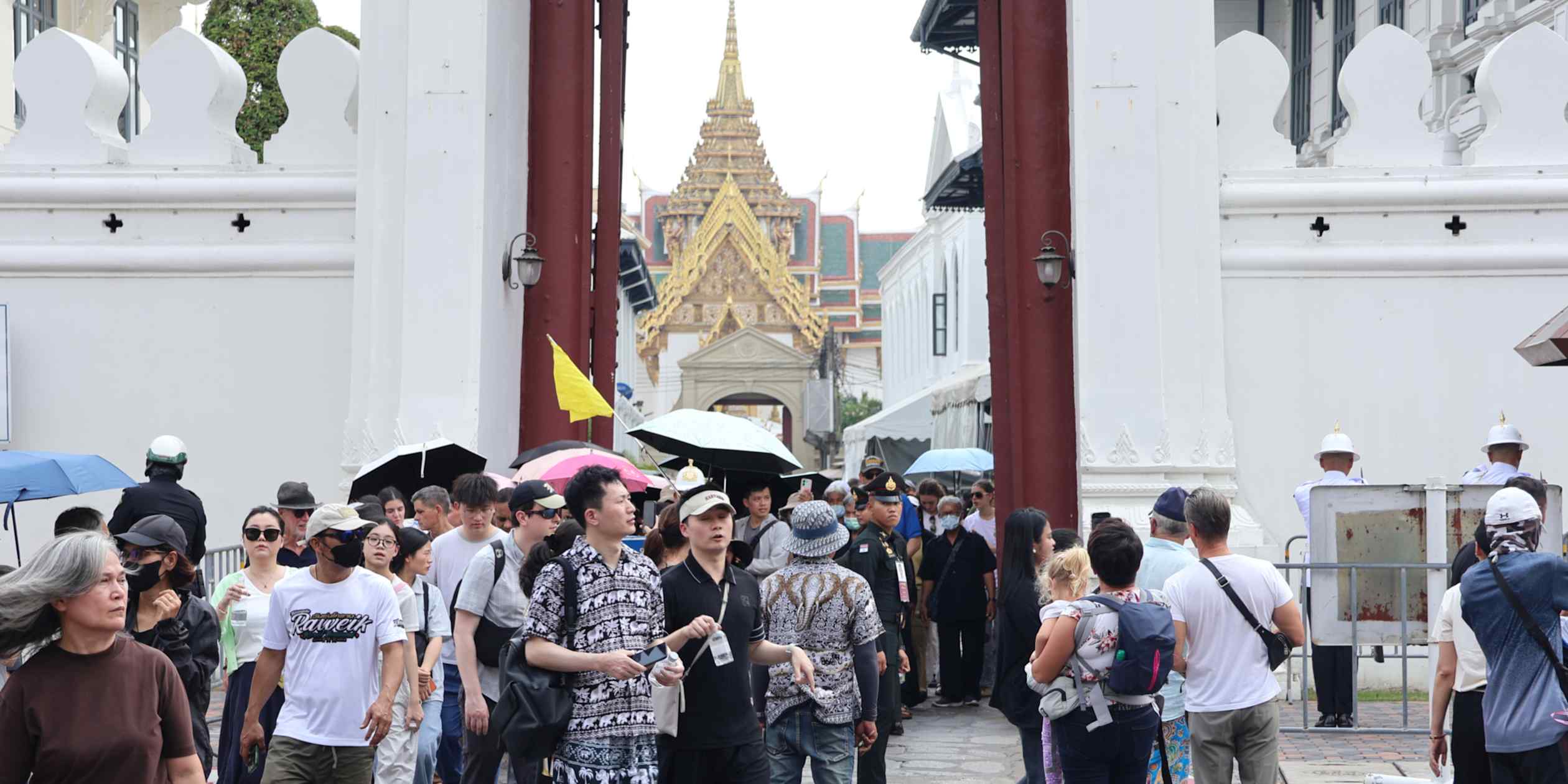 Thailand lures Chinese Lunar New Year tourists shunning Japan