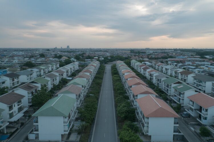 Thailand property market shifts with bangkok luxury booms and pattaya shophouse vacancies putting expats’ plans and investments at risk