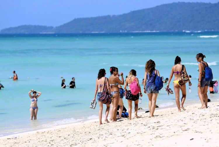 Thailand plans shorter free-visa stays and tighter borders