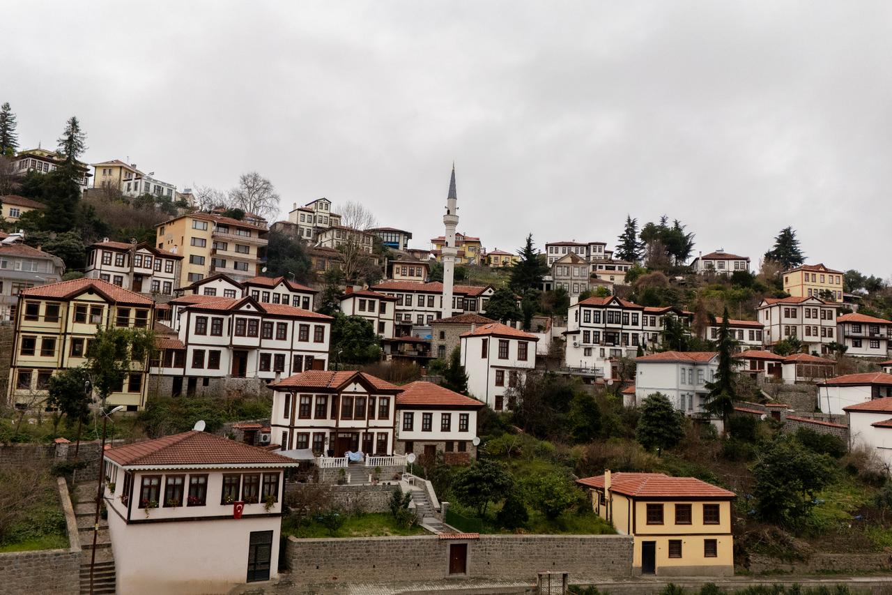 The historic Orta Mahalle neighborhood in Trabzon’s Akcaabat district, which stands out with its architectural texture dating back to the Ottoman period, continues to remain on the route of both local and foreign travelers. Türkiye, February 7, 2026. (AA Photo)