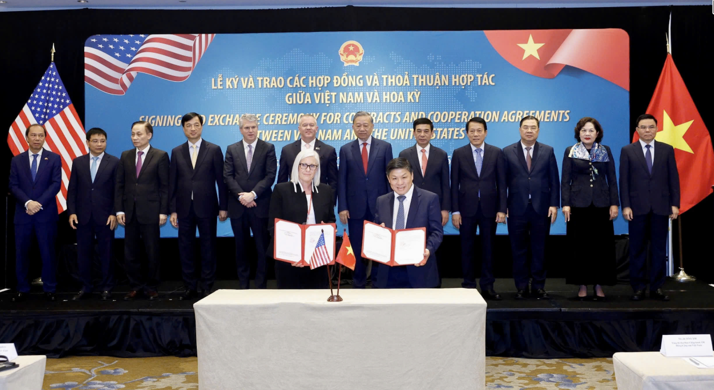 Vietjet signs mega US agreements