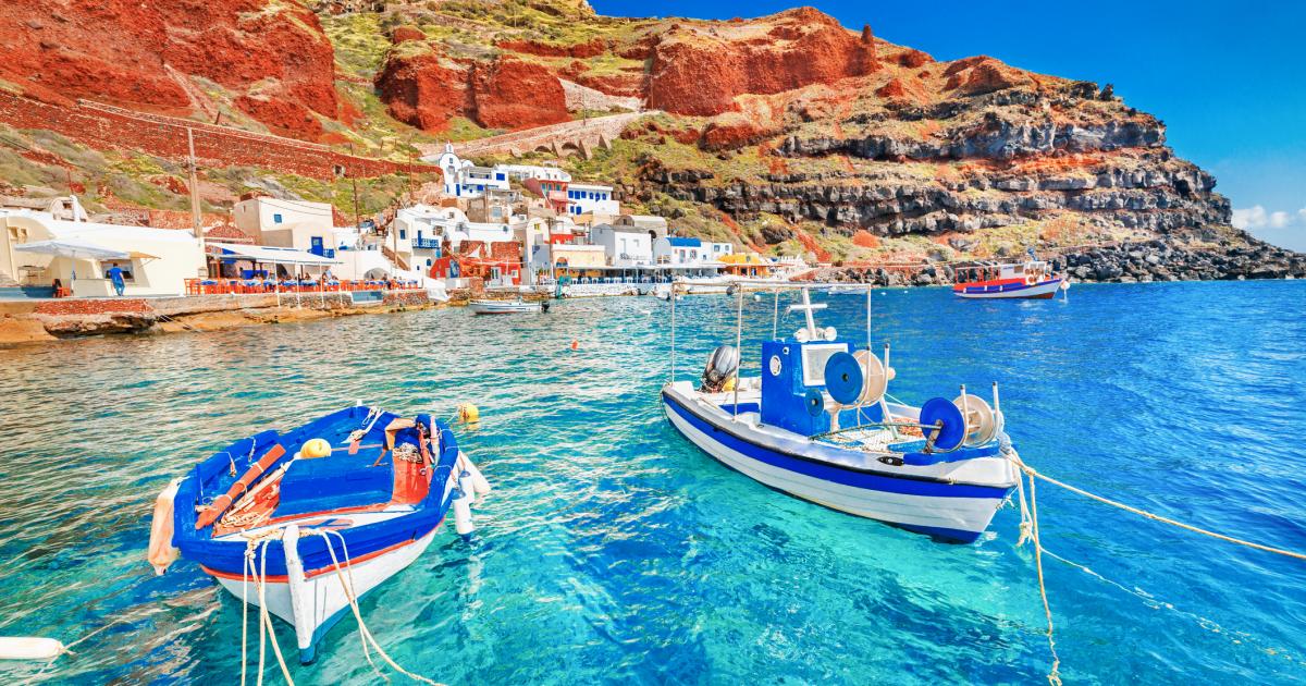 Wizz Air launching new route from Gatwick to Santorini