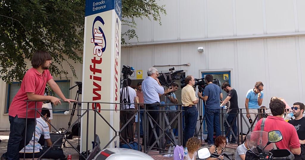 Air Algerie crash: Manslaughter trial for aircraft lessor starts in Paris