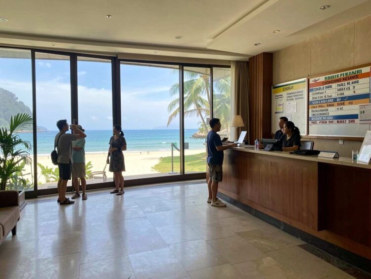 Bali, thailand, and sri lanka, once shining stars in southeast asia’s booming tourism industry, are now grappling with the harsh realities of the ongoing conflict in the middle east.