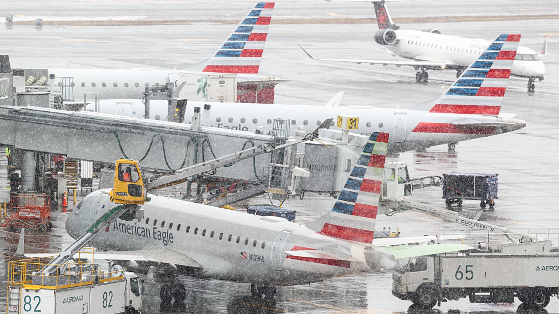 Airlines cancel thousands of flights as blizzard cripples East Coast