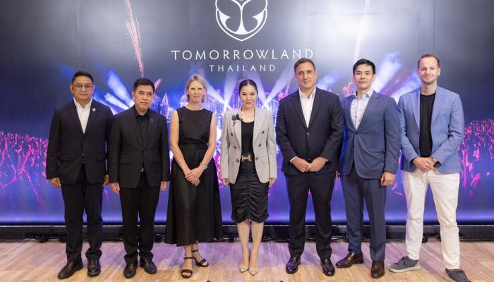 0302 Tomorrowland TH