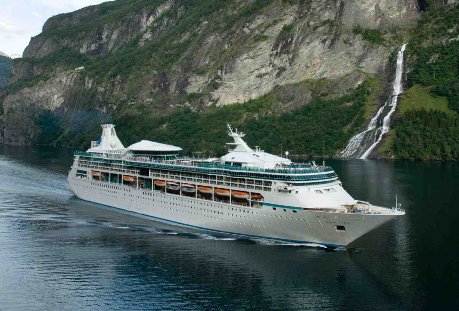 China, Japan and South Korea Tourism Surges as Royal Caribbean Vision of the Seas Debuts from Tianji...