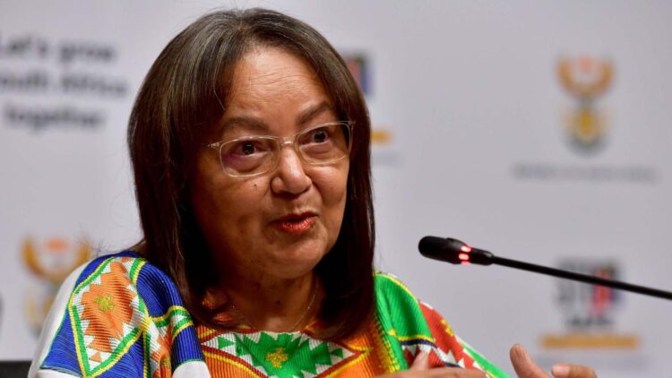 De Lille calls for comment on short-term rental industry