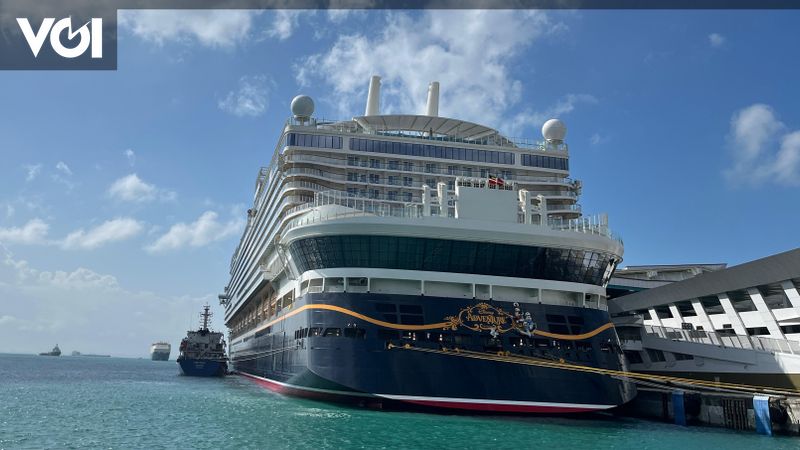 Disney Adventure Officially Starts its First Cruise from Singapore
