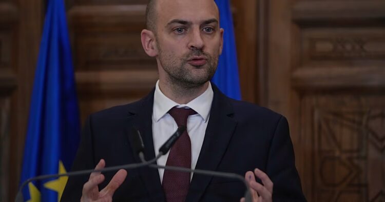 France’s Foreign Minister visits Central African Republic in bid to rebuild ties