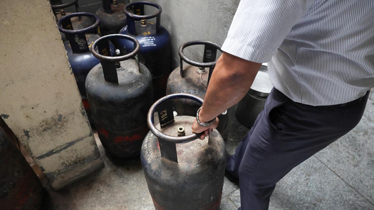 Hotels, restaurants across India grapple with gas shortage as West Asia conflict prolongs