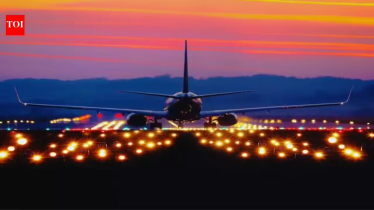 LaGuardia Airport Shuts Down: New York’s LaGuardia Airport shuts down temporarily after Air Canada E...