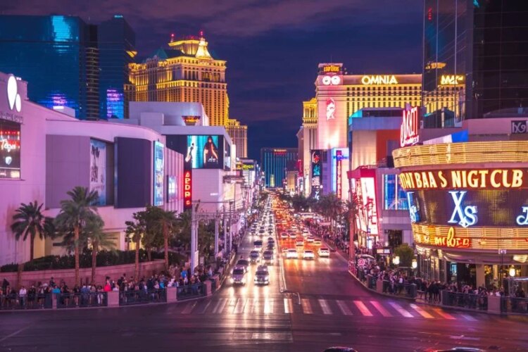 Discover Las Vegas in 2025 Amid Tourism Decline: Insider Tips for Global Visitors Seeking Unforgetta...