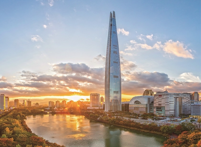 A panoramic view of Signiel Seoul. Lotte Hotel & Resort