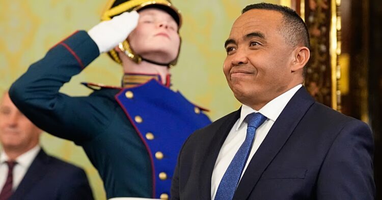 Madagascar cautiously welcomes dismissal of cabinet