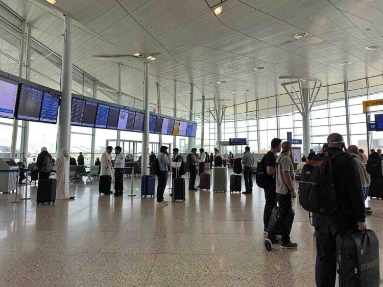 The escalating conflict in the middle east has sent shockwaves through the aviation and tourism industries, with global carriers like emirates, etihad, and qatar airways suffering catastrophic losses as airspace closures and flight cancellations wreak havoc on their operations.