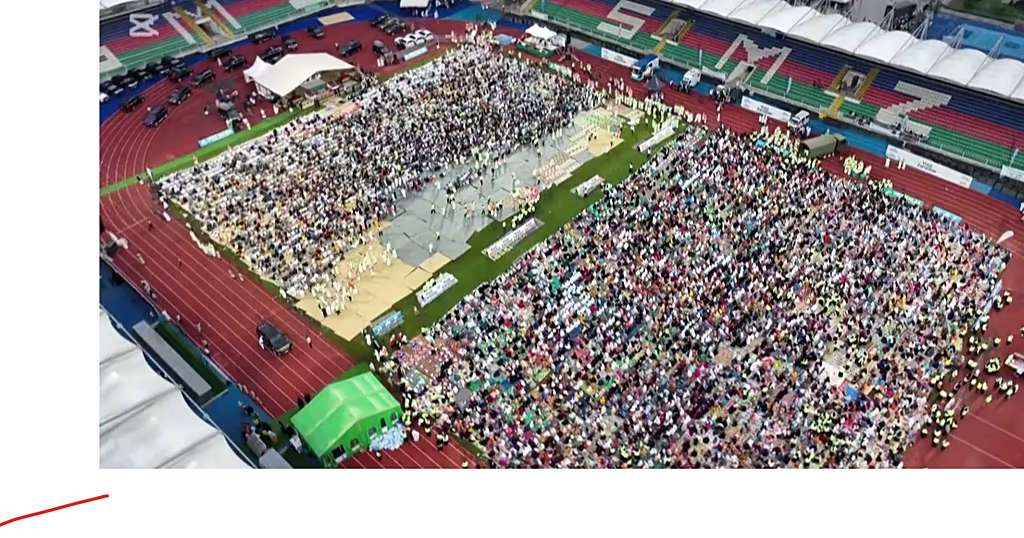 Ramadan: iftar on Zanzibar draws thousands to stadium